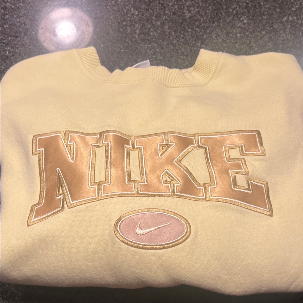 Nike Pastel Yellow crop Sweatshirt with Logo
